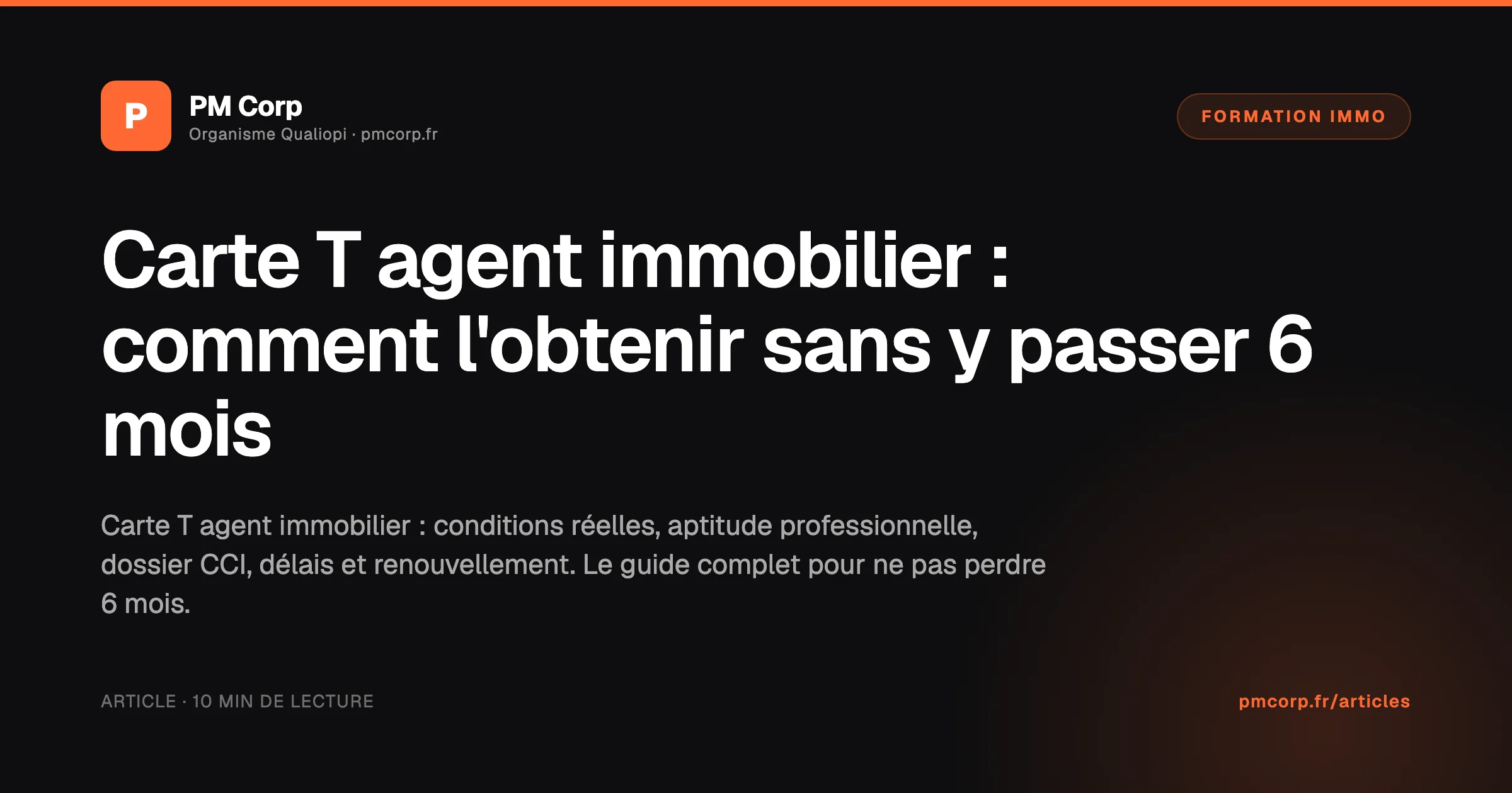 Carte professionnelle d'agent immobilier posée sur un bureau avec un dossier de demande