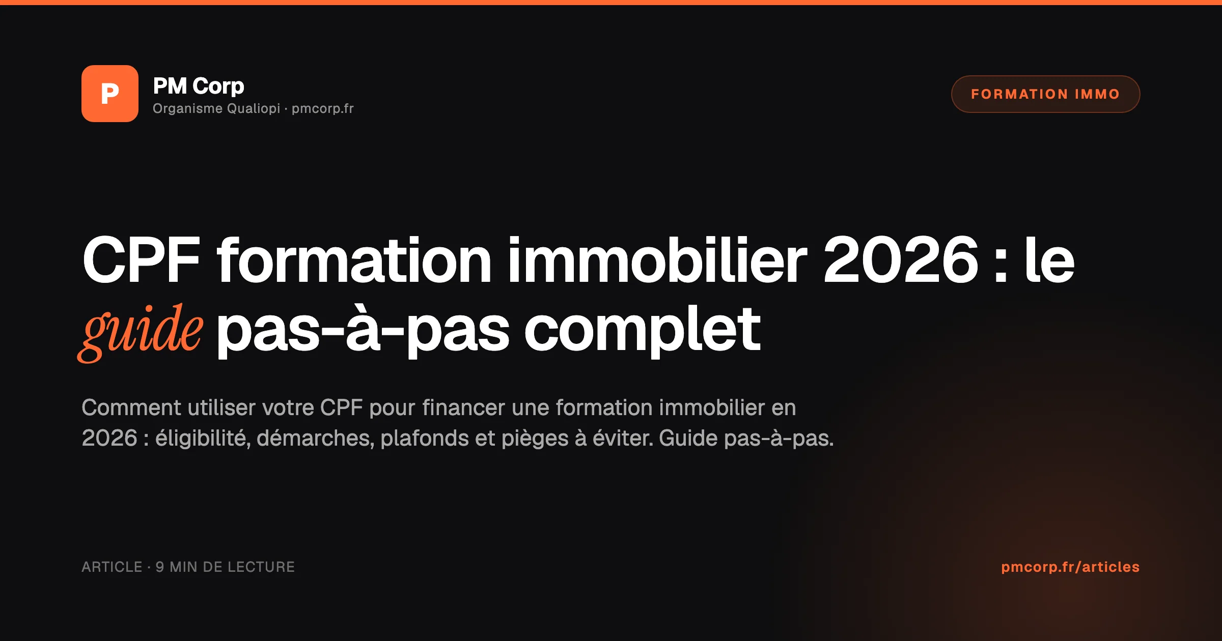 Smartphone affichant le site MonCompteFormation posé sur un bureau d'agence immobilière avec plans et clés