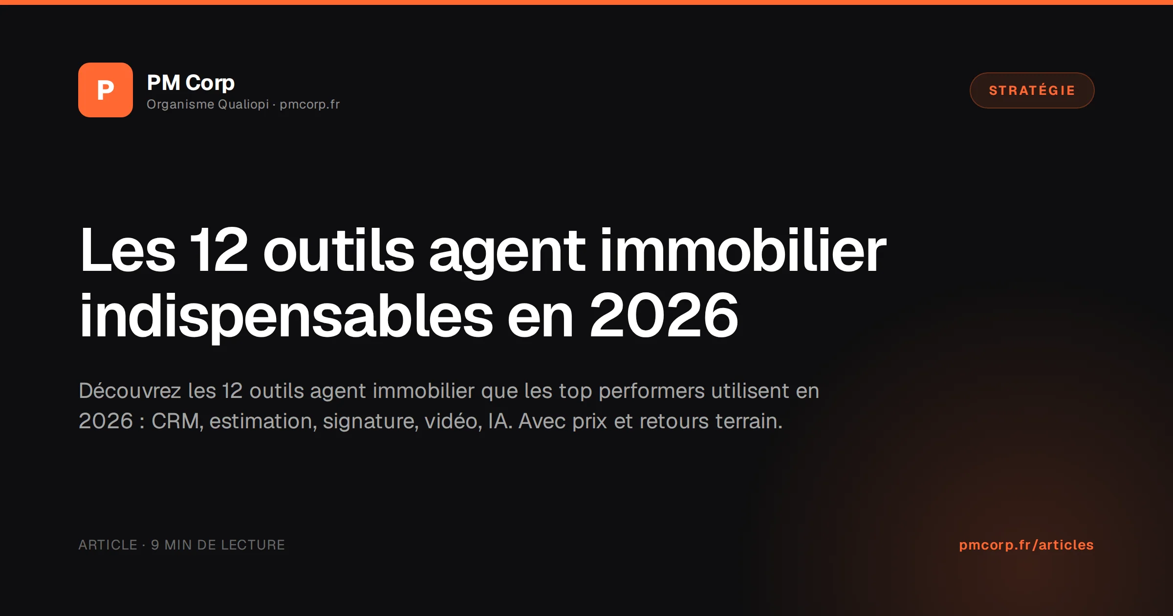 Bureau d'agent immobilier moderne avec laptop, smartphone et tablette affichant des outils digitaux