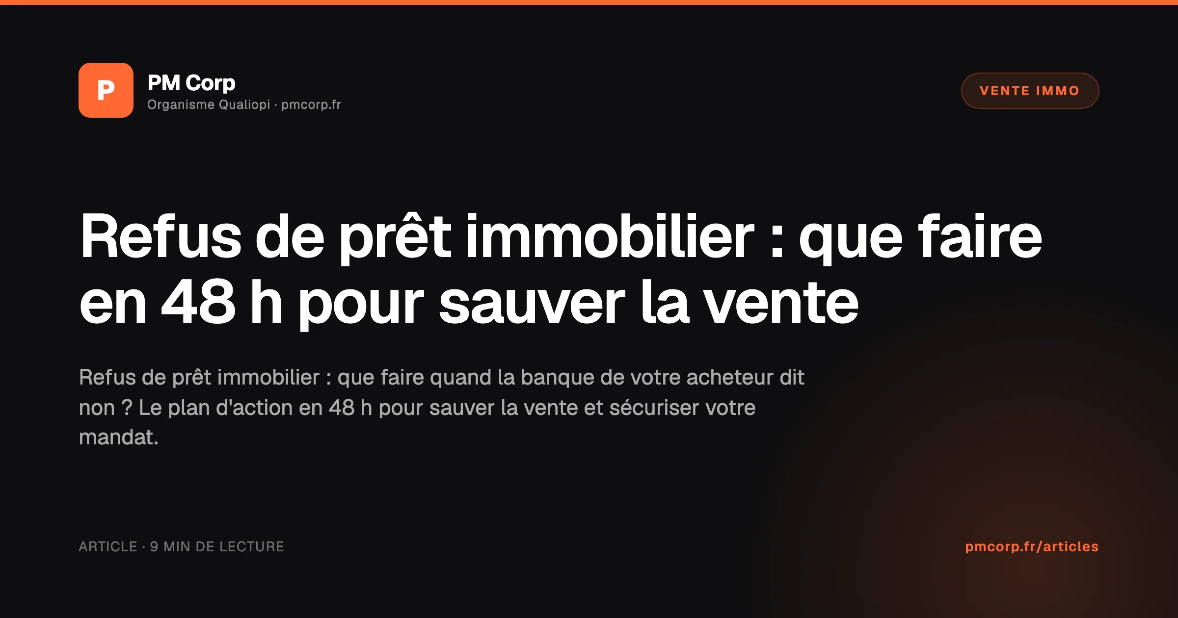 Agent immobilier au téléphone gérant un refus de prêt immobilier pour sauver la vente de son client